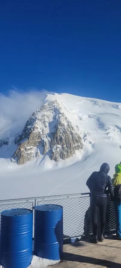 Blick auf die Nordflanke des Mont Blanc du Tacul von der Cosmique Hütte